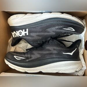 Hoka womens Clifton’s 9 running shoes